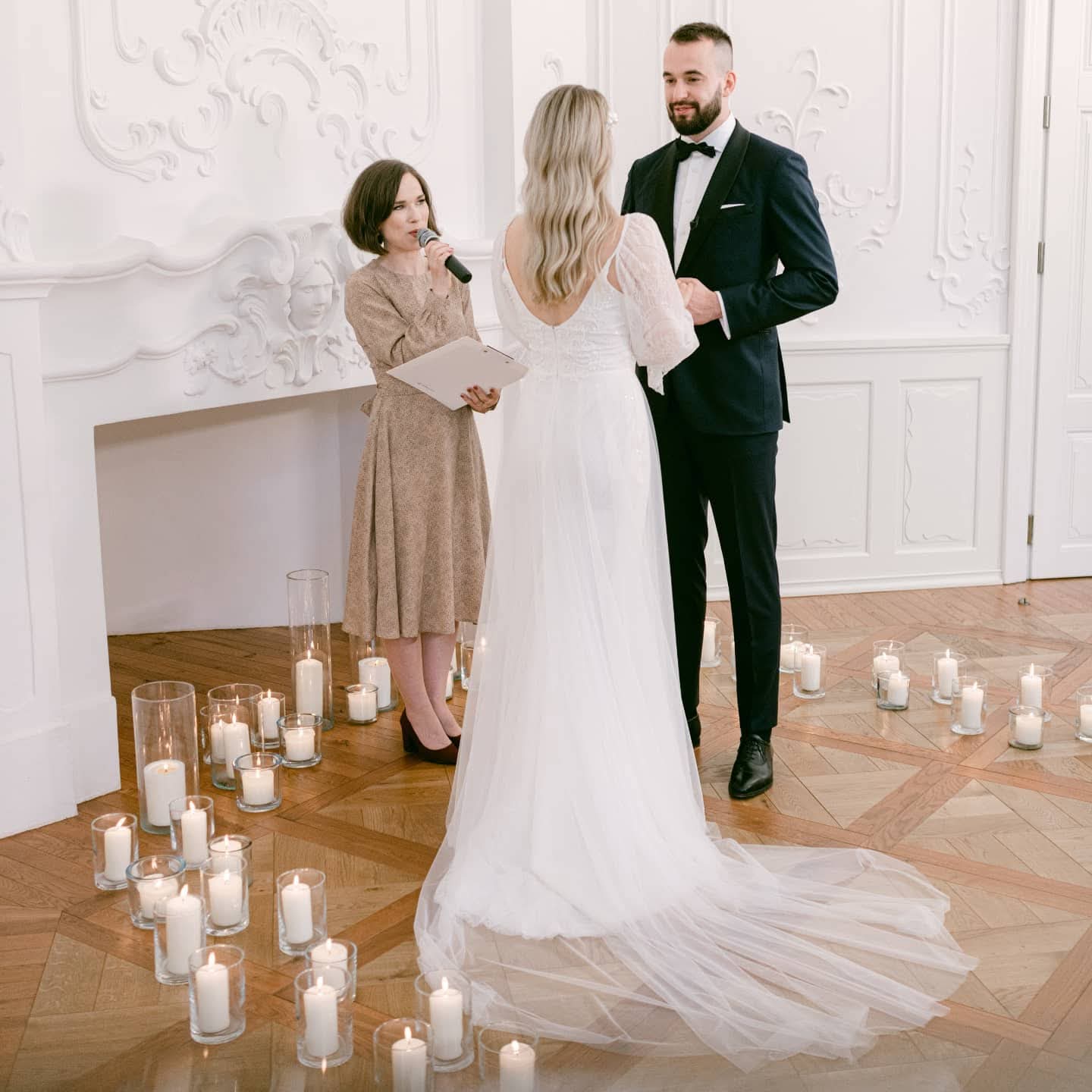 Elegancka ceremonia przy świecach